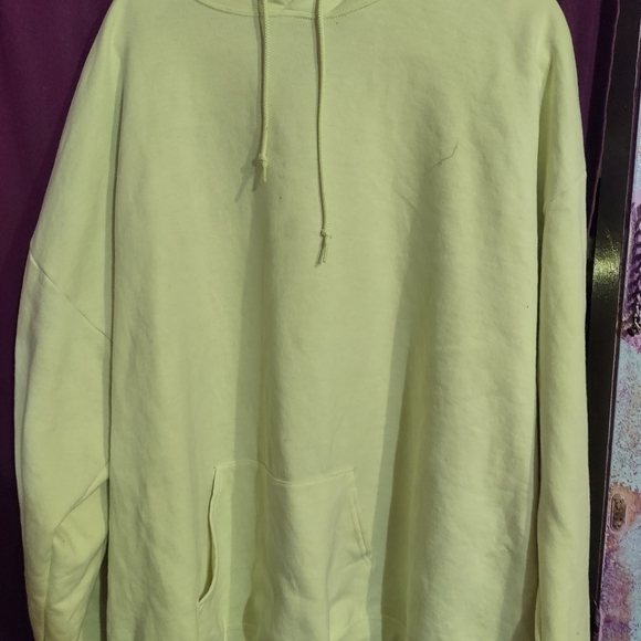 Nwot dlouesvwnt yellow hoodie - Picture 3 of 6